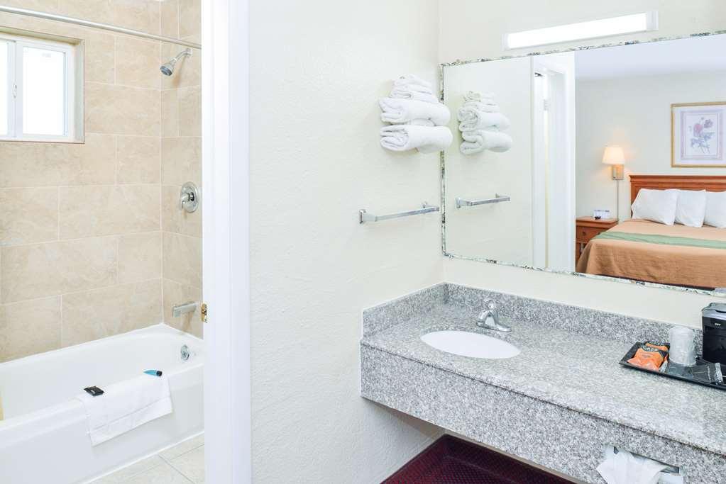 Americas Best Value Inn - Lebanon Room photo