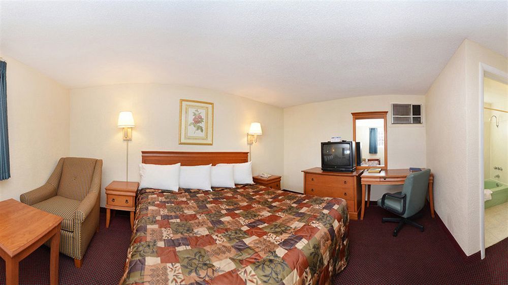 Americas Best Value Inn - Lebanon Room photo