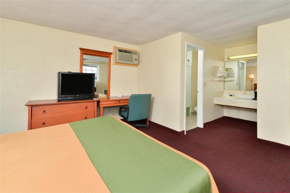 Americas Best Value Inn - Lebanon Room photo